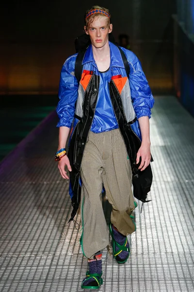 Look 38